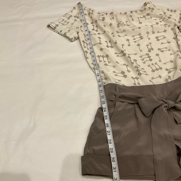 Ted Baker Romper Printed Keys Bow Neck Belted Waist Pockets Side Zipper Size 4 - Picture 13 of 16